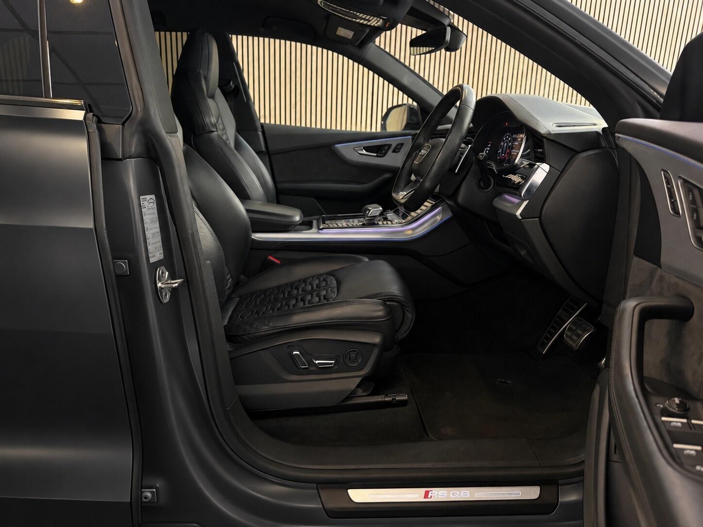Audi RSQ8